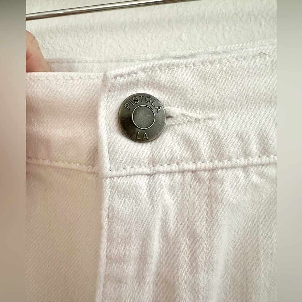 Pistola Denim women’s white distressed shorts size 28 - Picture 4 of 10